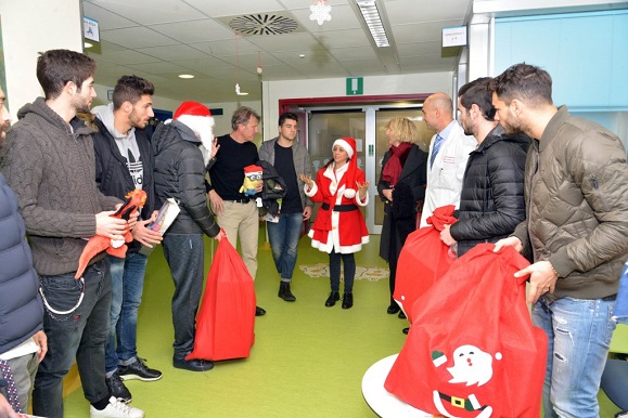 Stamattina la visita al reparto di pediatria del San Bortolo