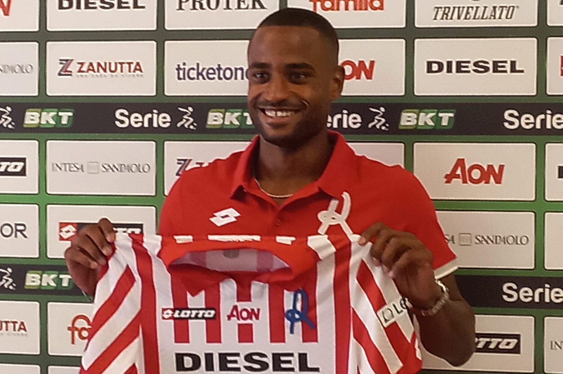 La presentazione ufficiale di Davide Diaw al L.R. Vicenza